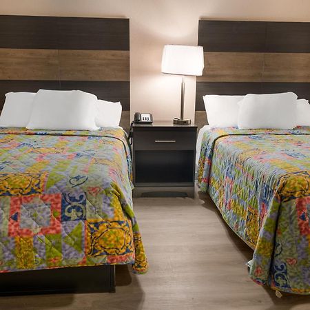 Knights Inn Grand Rapids East Airport Каскейд Экстерьер фото