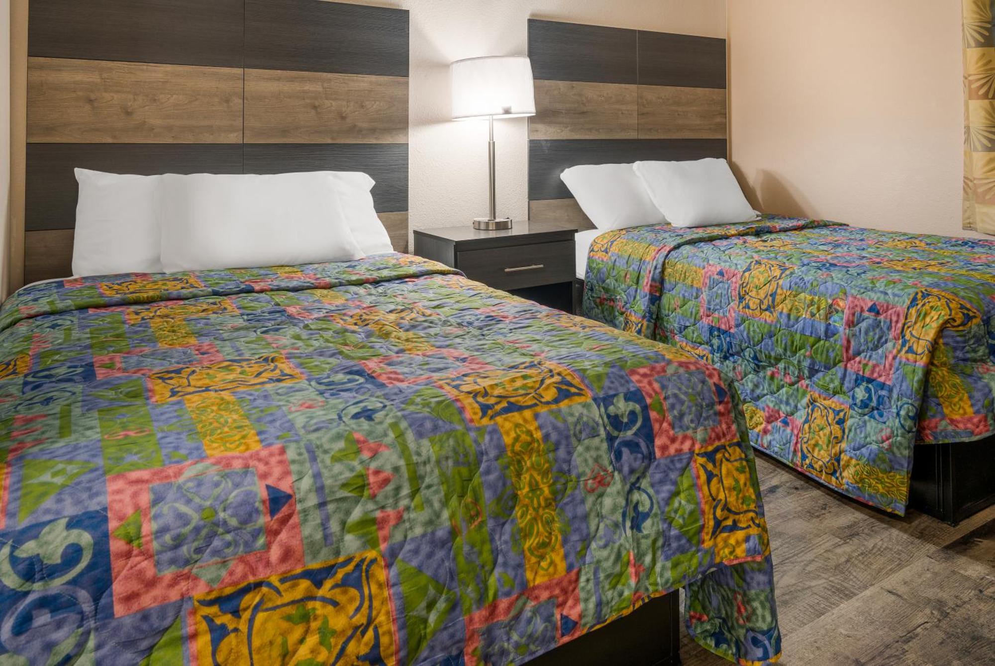 Knights Inn Grand Rapids East Airport Каскейд Экстерьер фото
